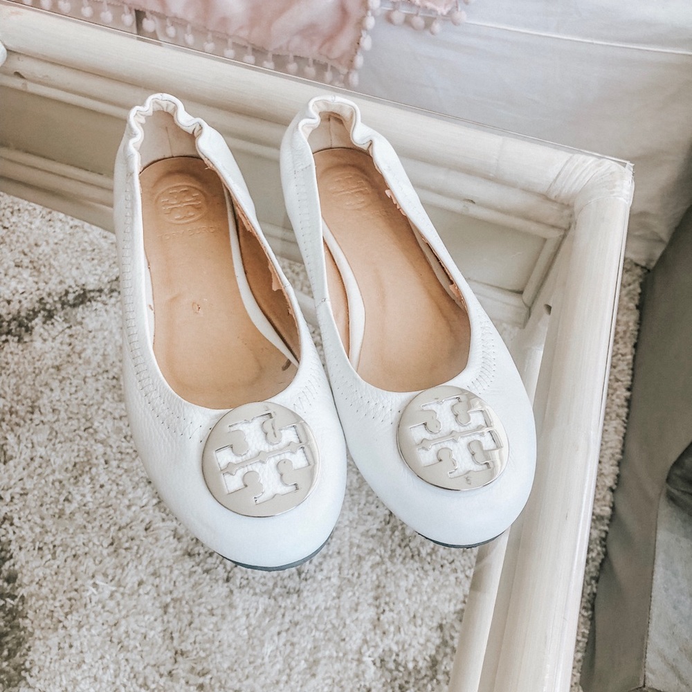 White Tory Burch flat
